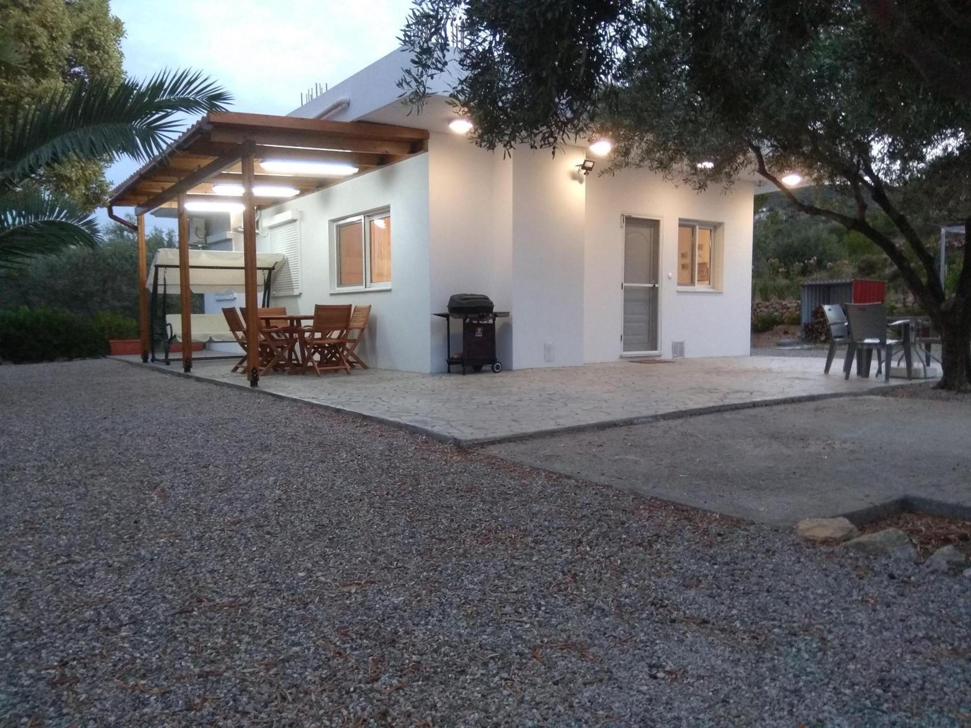 Evgenias Olive House Villa กาลาธอส ภายนอก รูปภาพ